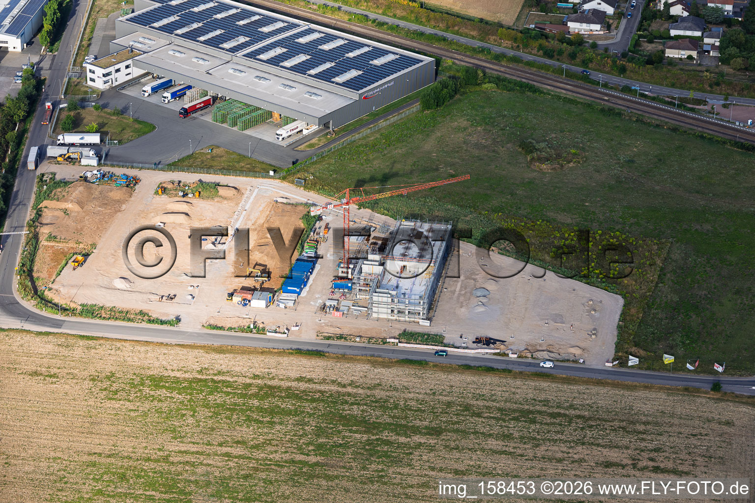 Baustelle für das neue Campus von X2E für Verwaltungs- und Produktionsgebäude in Rohrbach im Bundesland Rheinland-Pfalz, Deutschland