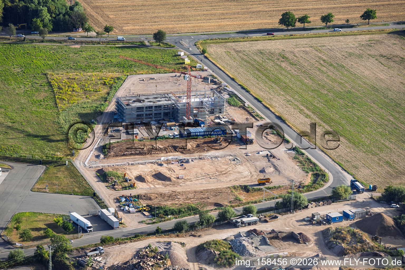 Baustelle für das neue Campus von X2E für Verwaltungs- und Produktionsgebäude in Rohrbach im Bundesland Rheinland-Pfalz, Deutschland