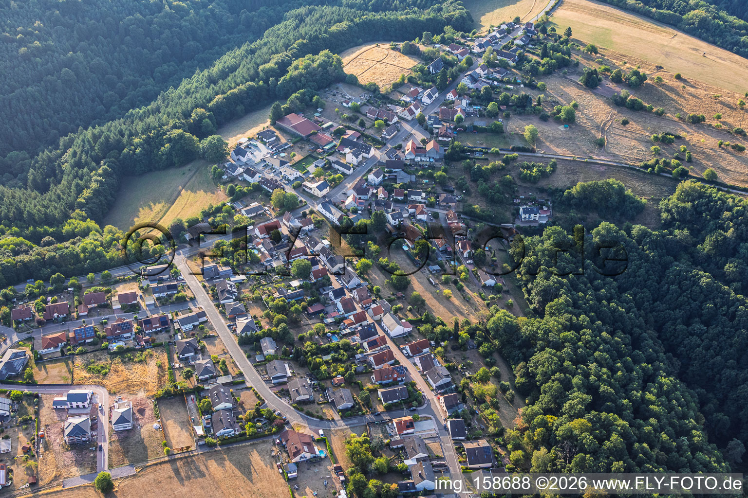 Hochstellerhof von Nordwesten in Trulben im Bundesland Rheinland-Pfalz, Deutschland