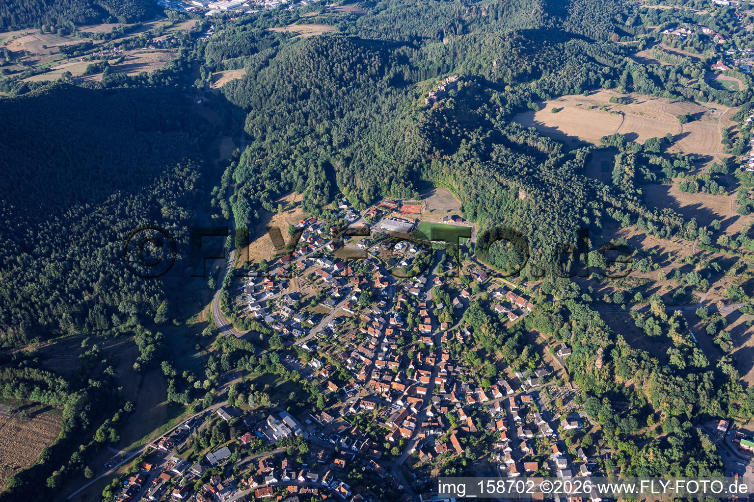 Erfweiler von Nordosten im Bundesland Rheinland-Pfalz, Deutschland