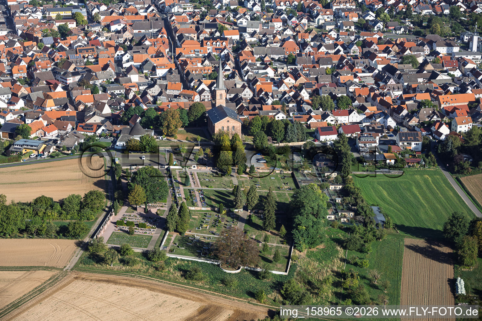 Friedhof Schaafheim mit Gottesackerkapelle Schaafheim im Bundesland Hessen, Deutschland
