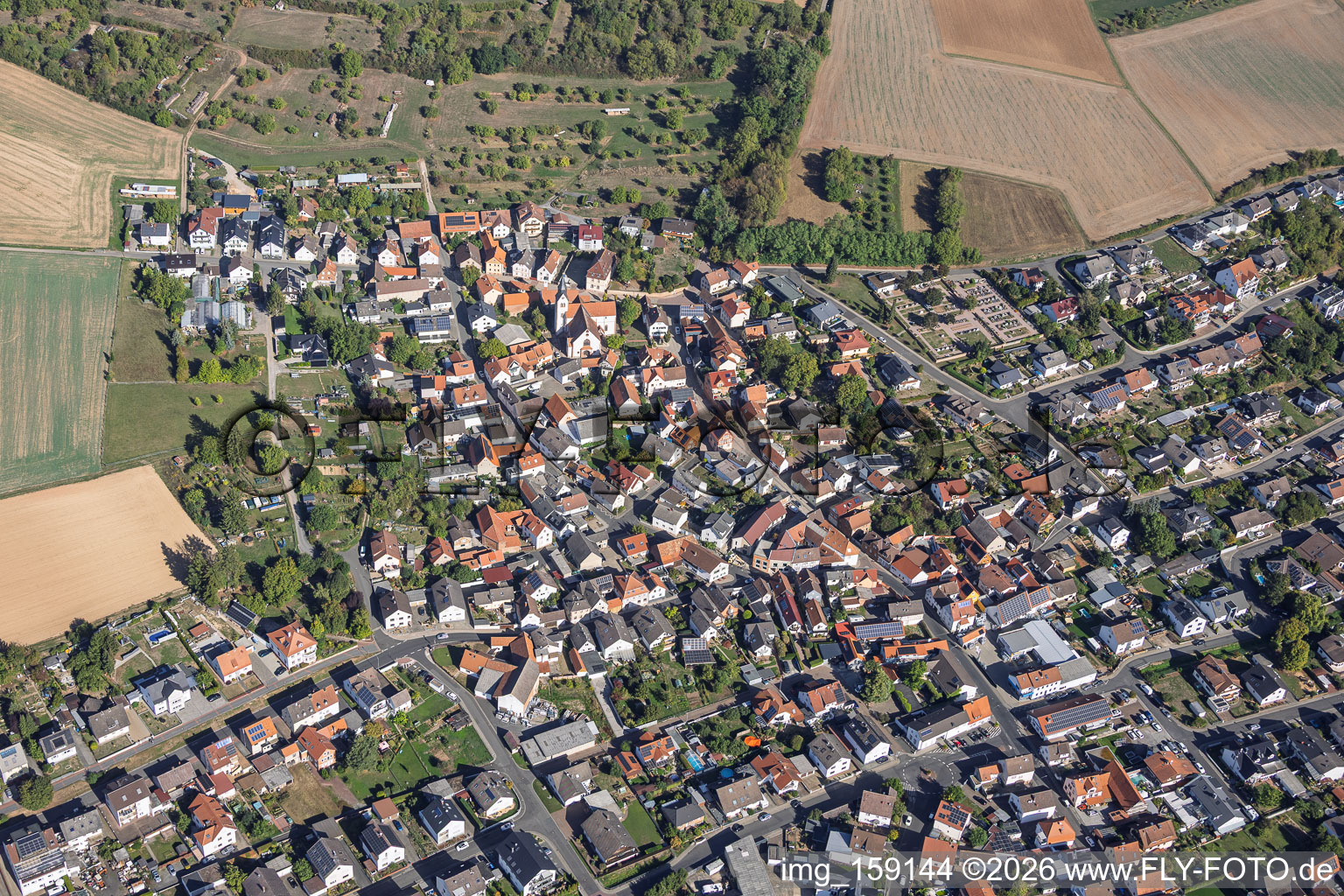 Ortszentrum mit Ober- und Untergasse im Ortsteil Mosbach in Schaafheim im Bundesland Hessen, Deutschland