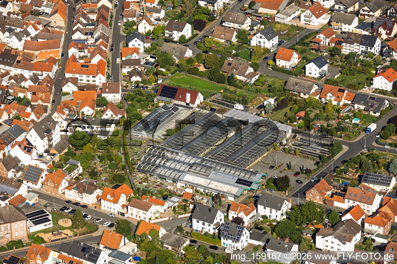 Gewächshäuser in der Stadt von Blumen Berchtenbreiter in Großostheim im Bundesland Bayern, Deutschland