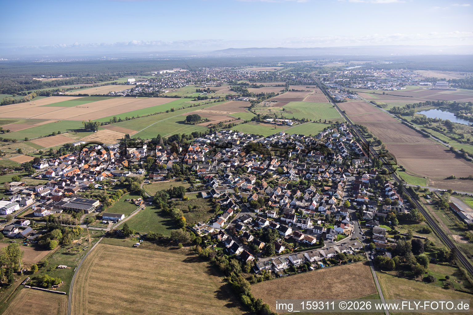 Ringstraße von Westen im Ortsteil Sickenhofen in Babenhausen im Bundesland Hessen, Deutschland