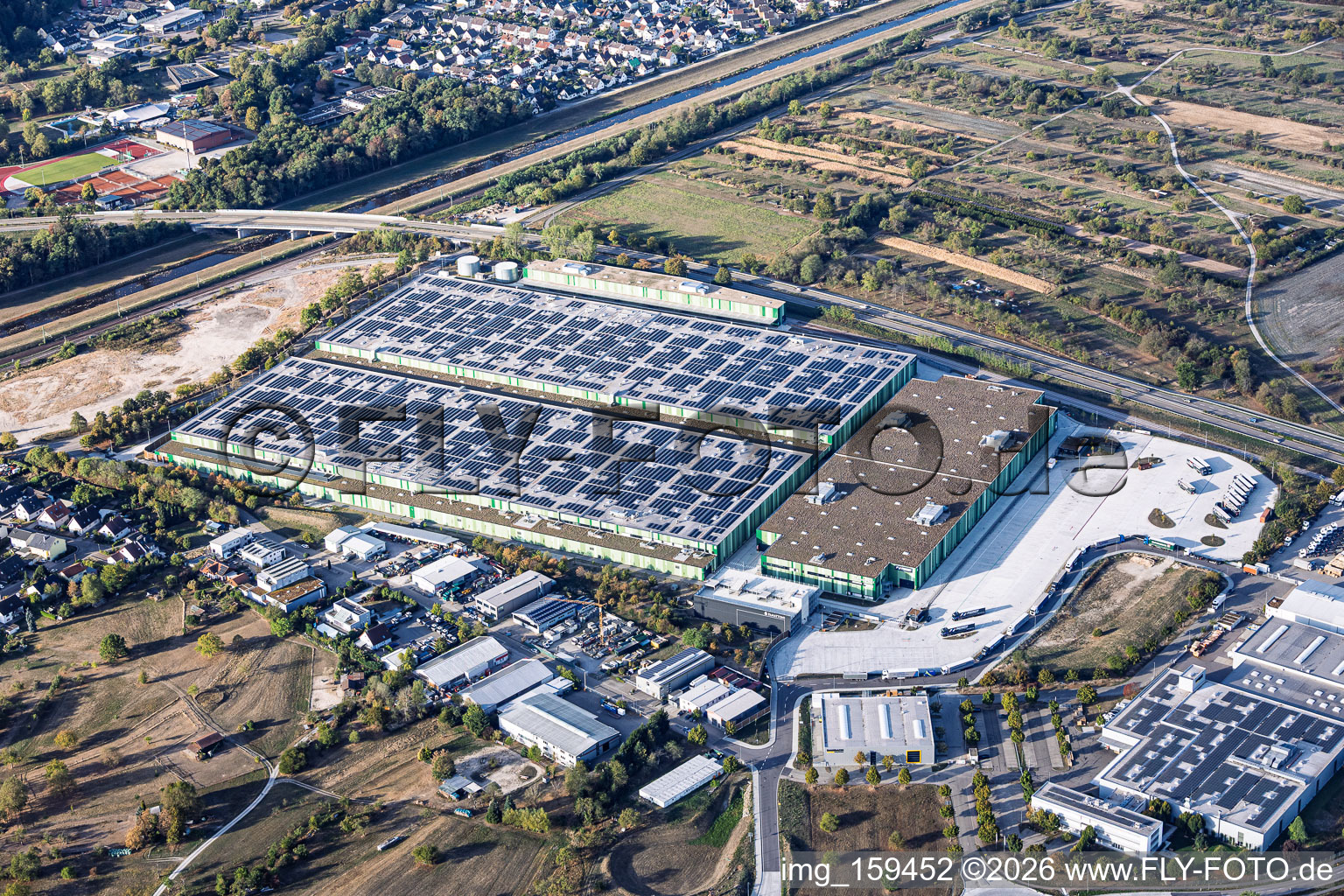 Industriegebiet Uchtweide mit Seifert Logistics Group, Mercedes-Benz, in Bischweier im Bundesland Baden-Württemberg, Deutschland