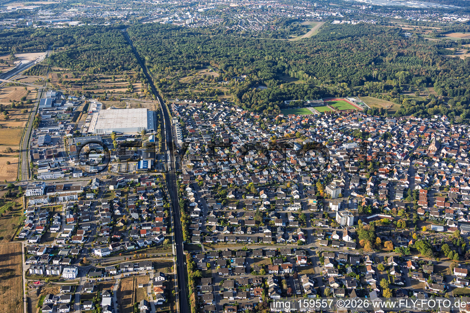 Ötigheim aus Norden im Bundesland Baden-Württemberg, Deutschland