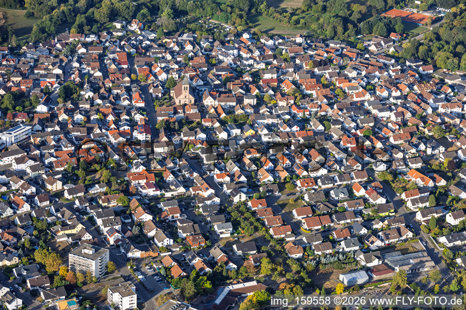 Ötigheim von Nordosten im Bundesland Baden-Württemberg, Deutschland