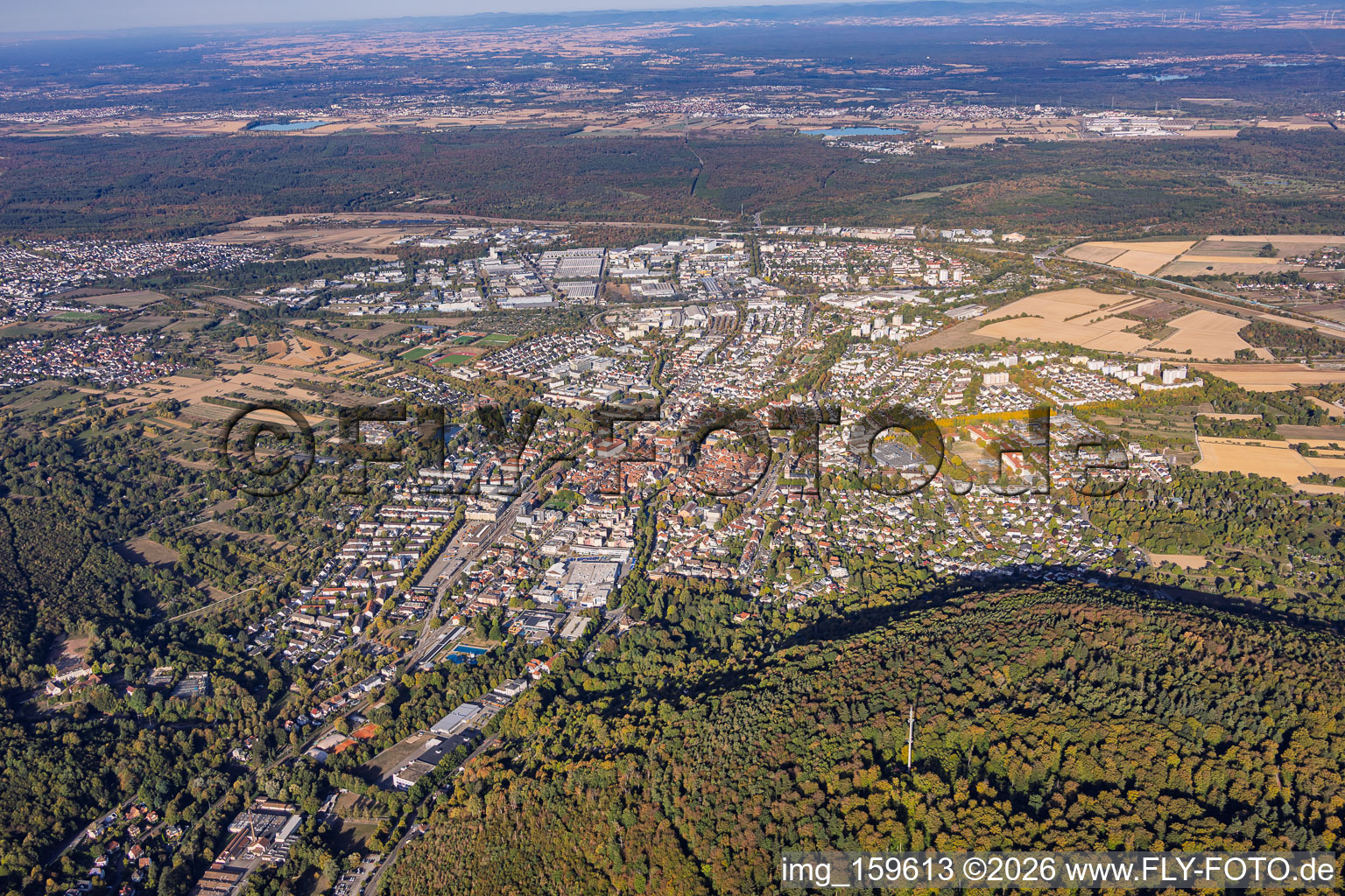 Stadtansicht von Osten in Ettlingen im Bundesland Baden-Württemberg, Deutschland