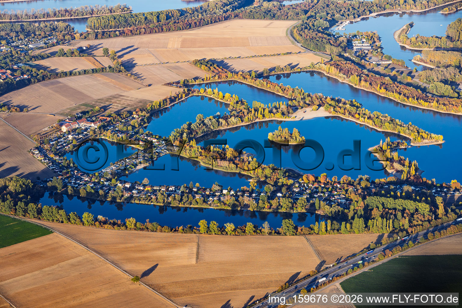 Naherholungsgebie / Badestrand Binsfeldsee, Mondsee, Sonnensee, Biersiedersee Silbersee und Kuhuntersee in Speyer im Bundesland Rheinland-Pfalz, Deutschland