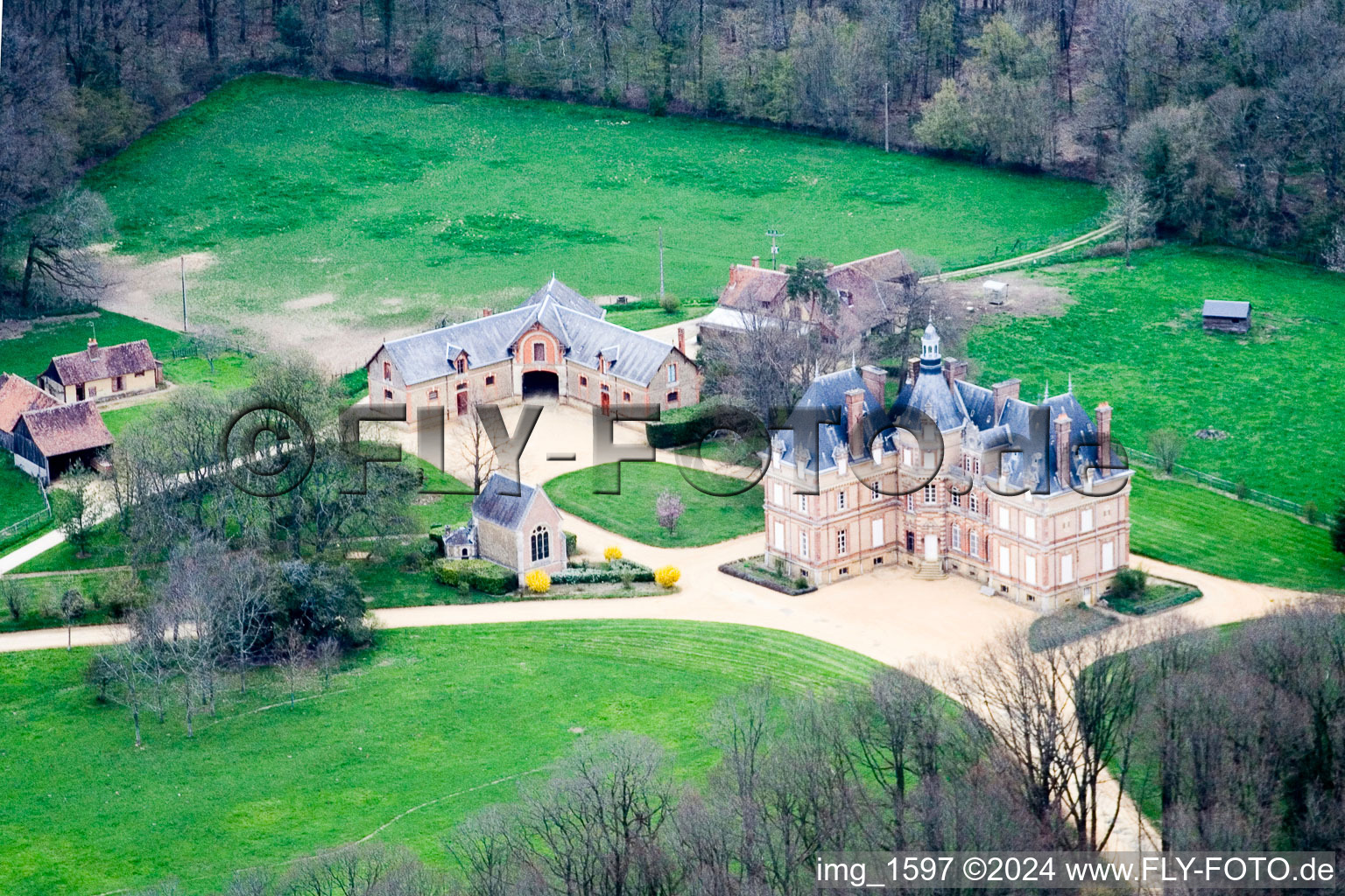 Palais des Schloss La Justice in Vibraye im Bundesland Sarthe, Frankreich