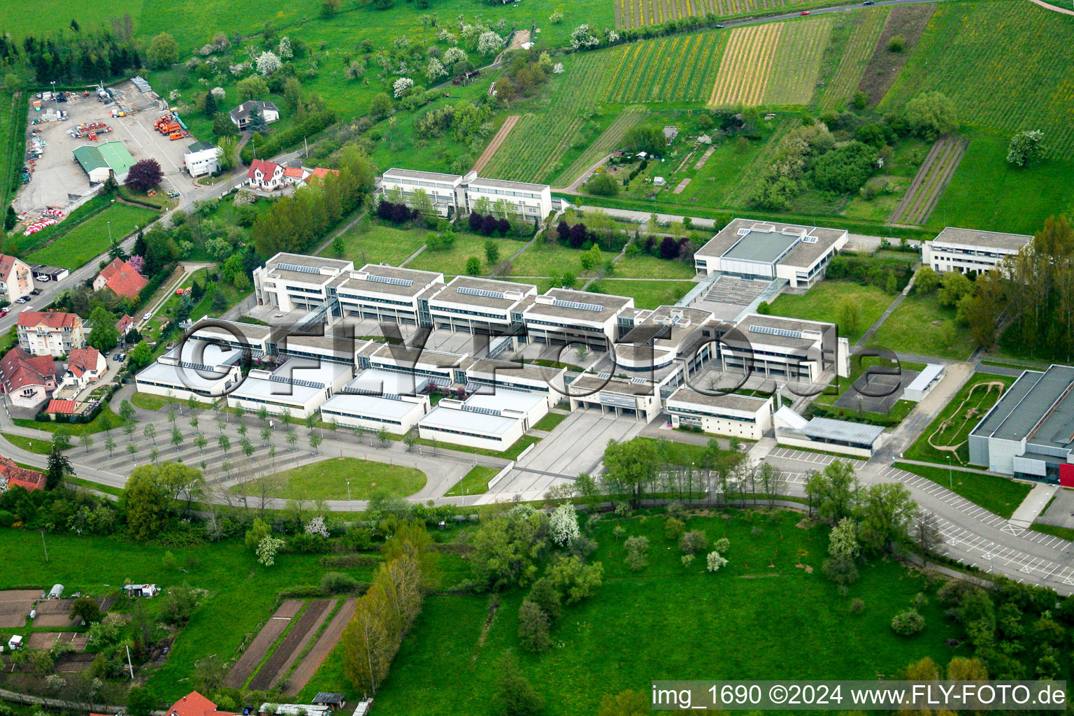 Luftaufnahme von Wissembourg Schulzentrum im Bundesland Bas-Rhin, Frankreich