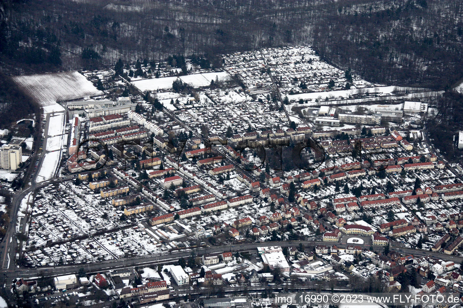 Ortsteil Rüppurr in Karlsruhe im Bundesland Baden-Württemberg, Deutschland aus der Luft