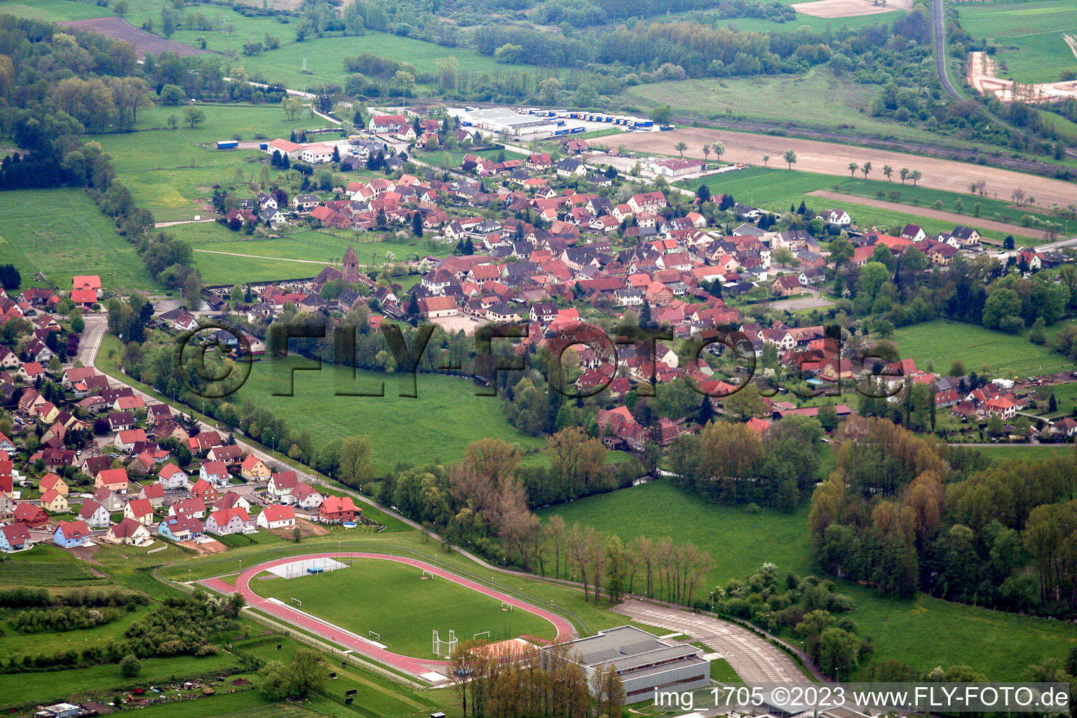 Altenstadt im Bundesland Bas-Rhin, Frankreich von der Drohne aus gesehen