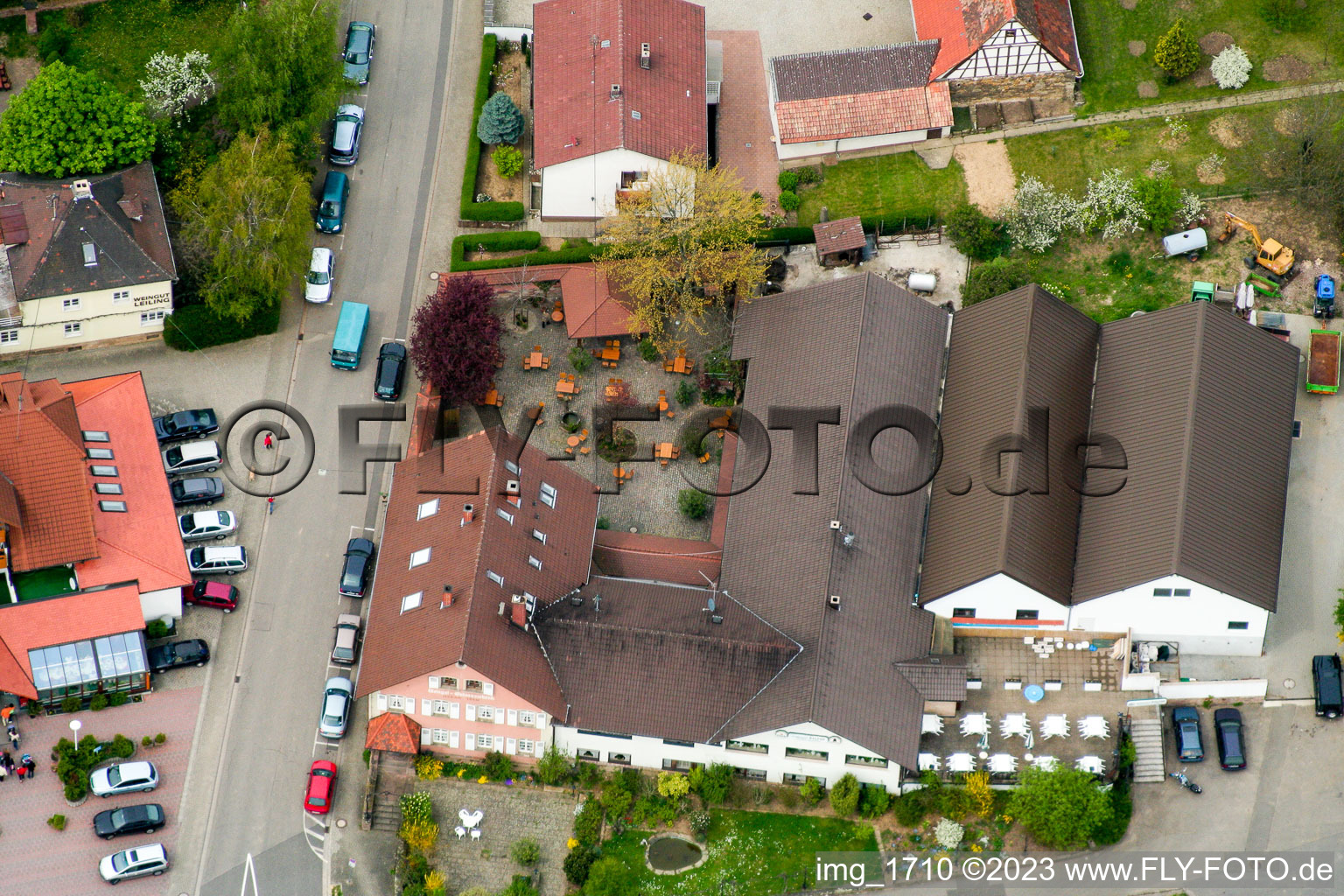 Luftbild von Schweigen am Weintor in Schweigen-Rechtenbach im Bundesland Rheinland-Pfalz, Deutschland