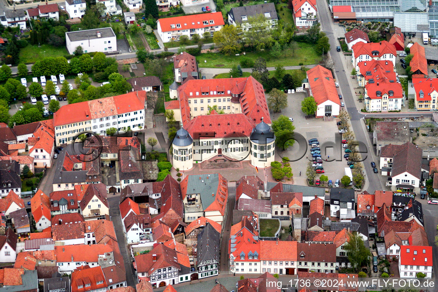 Schrägluftbild von Schloss in Bad Bergzabern im Bundesland Rheinland-Pfalz, Deutschland