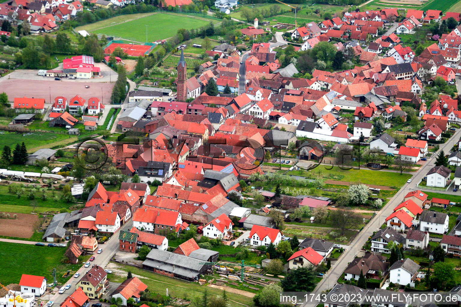 Luftaufnahme von Ortsteil Kapellen in Kapellen-Drusweiler im Bundesland Rheinland-Pfalz, Deutschland