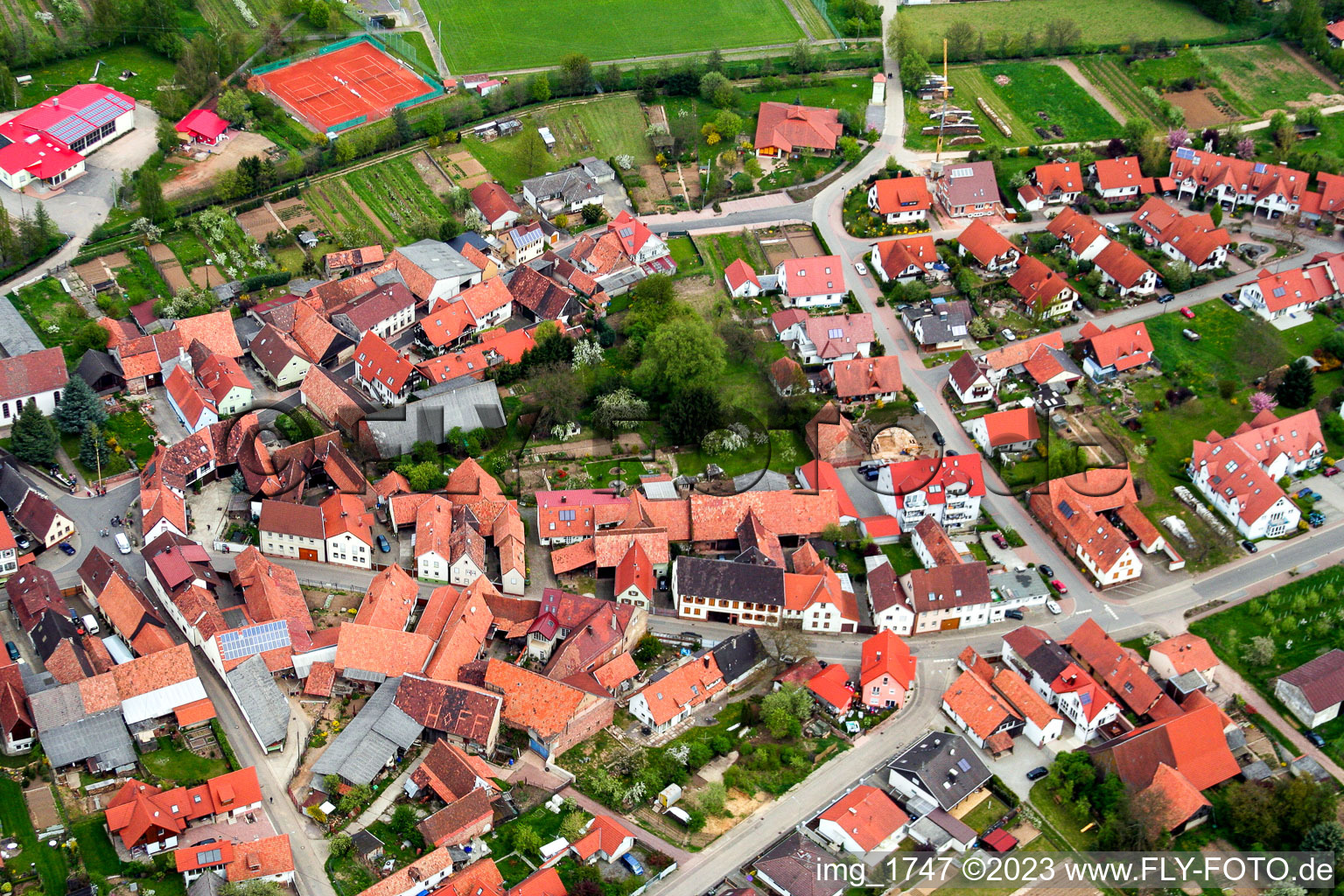 Ortsteil Drusweiler in Kapellen-Drusweiler im Bundesland Rheinland-Pfalz, Deutschland aus der Luft betrachtet