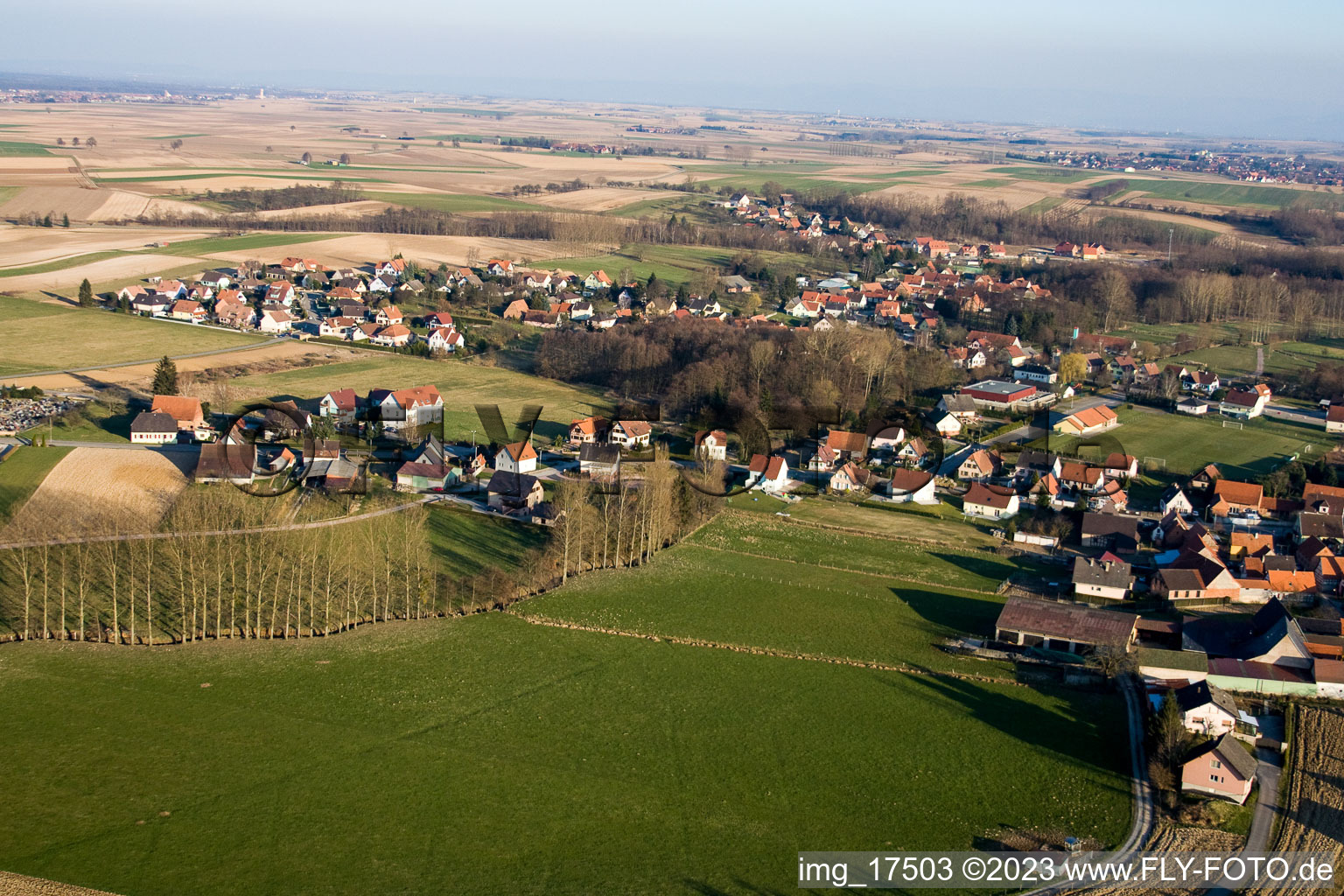 Drohnenaufname von Riedseltz im Bundesland Bas-Rhin, Frankreich