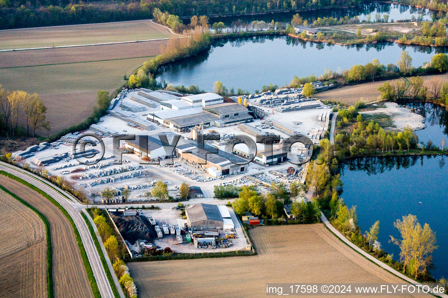 Beton- und Baustoffmischwerk der Finger Beton Kuhardt GmbH & Co. KG in Kuhardt im Bundesland Rheinland-Pfalz, Deutschland