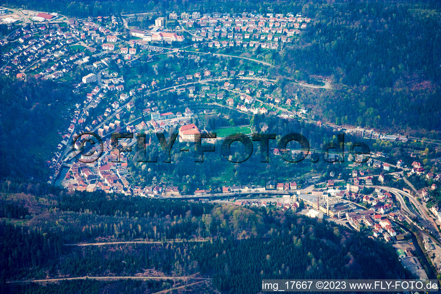Luftbild von Neuenbürg im Bundesland Baden-Württemberg, Deutschland