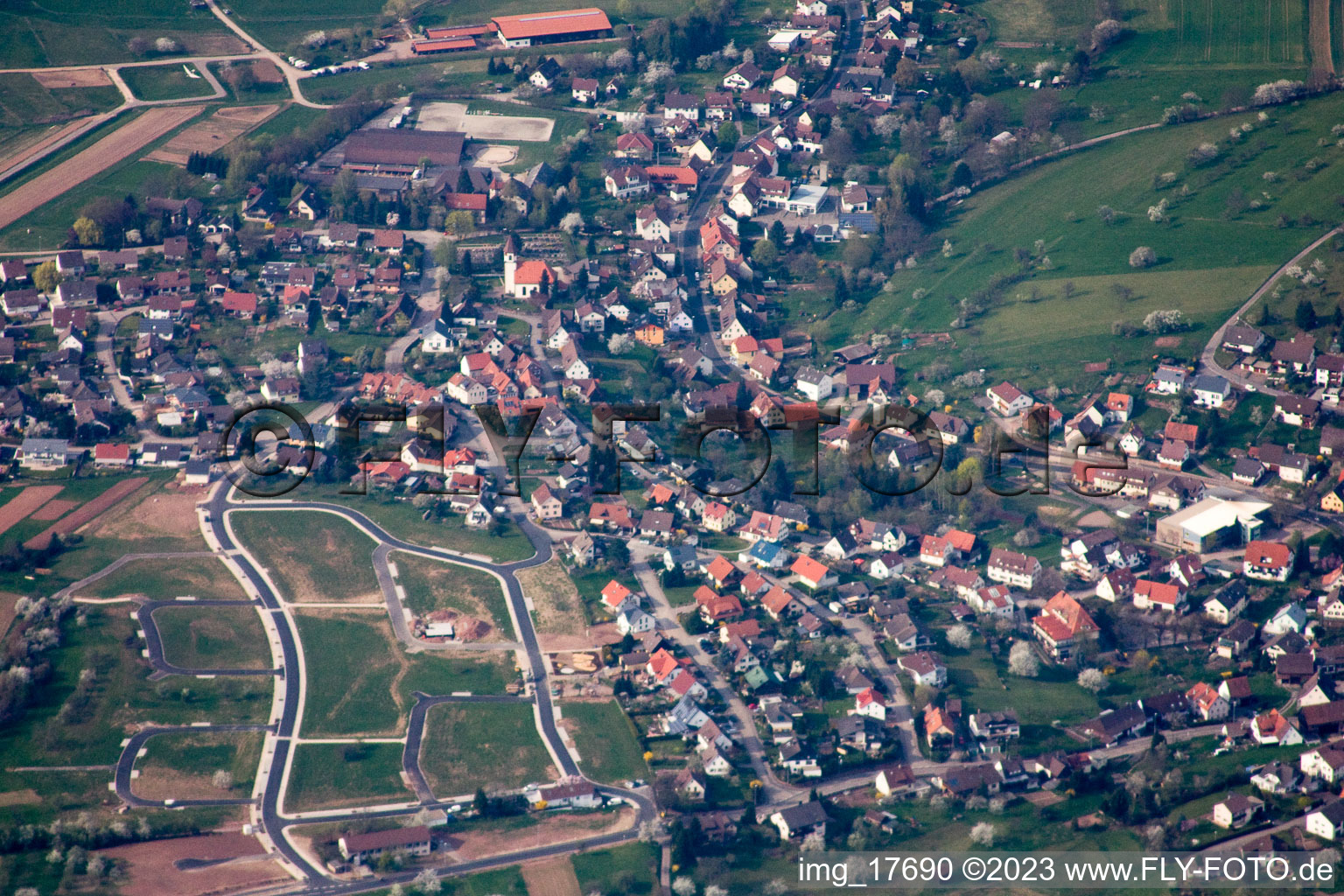 Luftbild von Ortsteil Ottenhausen in Straubenhardt im Bundesland Baden-Württemberg, Deutschland