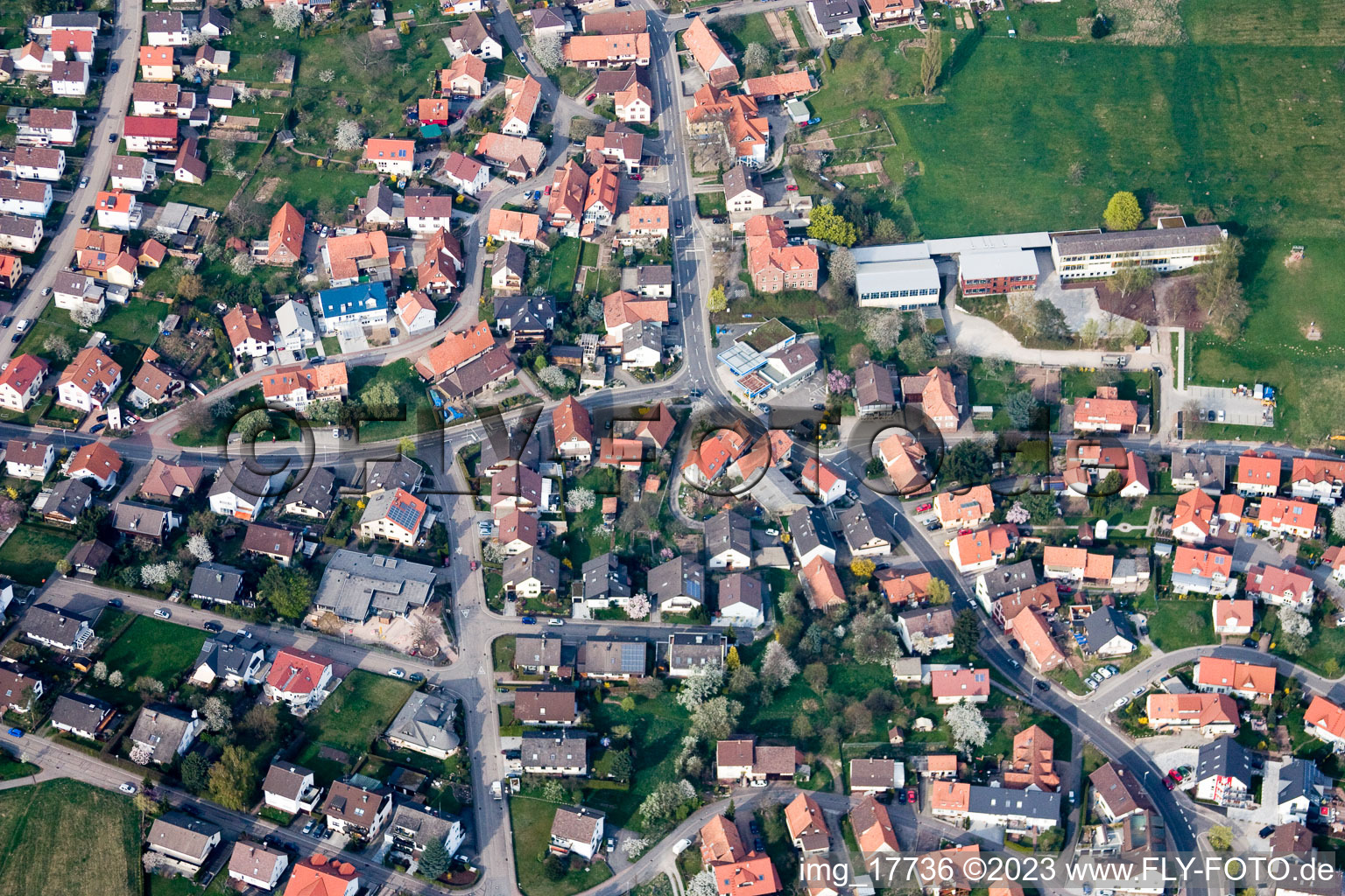 Ortsteil Schöllbronn in Ettlingen im Bundesland Baden-Württemberg, Deutschland von der Drohne aus gesehen