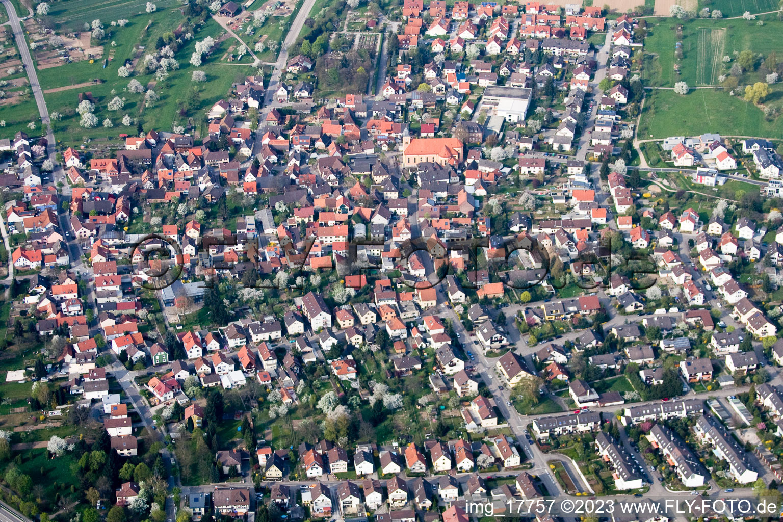 Ortsteil Ettlingenweier im Bundesland Baden-Württemberg, Deutschland aus der Luft