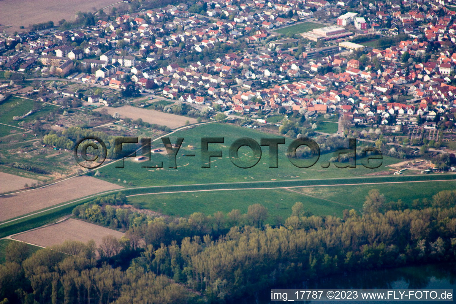 Neuburg im Bundesland Rheinland-Pfalz, Deutschland von oben gesehen