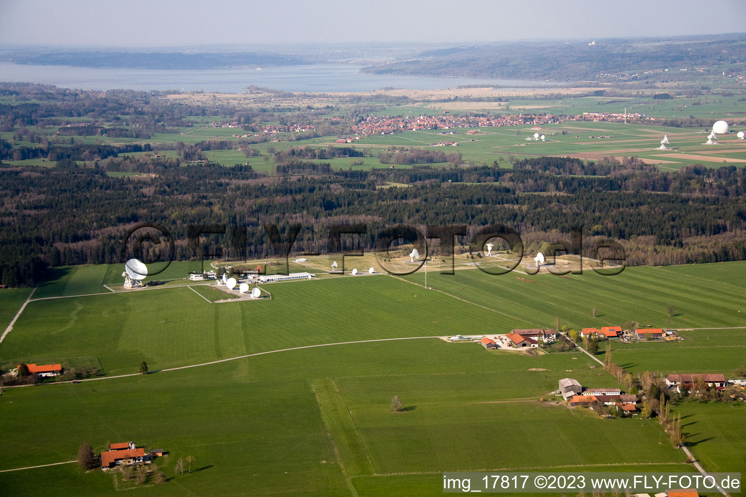 Luftbild von Raisting, Erdfunkstelle im Bundesland Bayern, Deutschland
