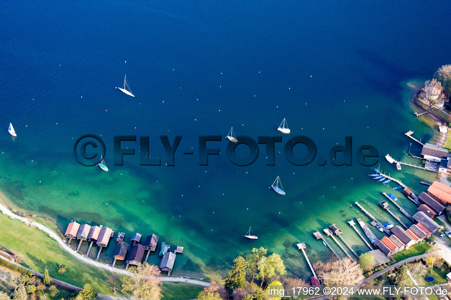 Luftbild von Uferbereiche am Seegebiet des Starnberger See in Tutzing im Bundesland Bayern, Deutschland