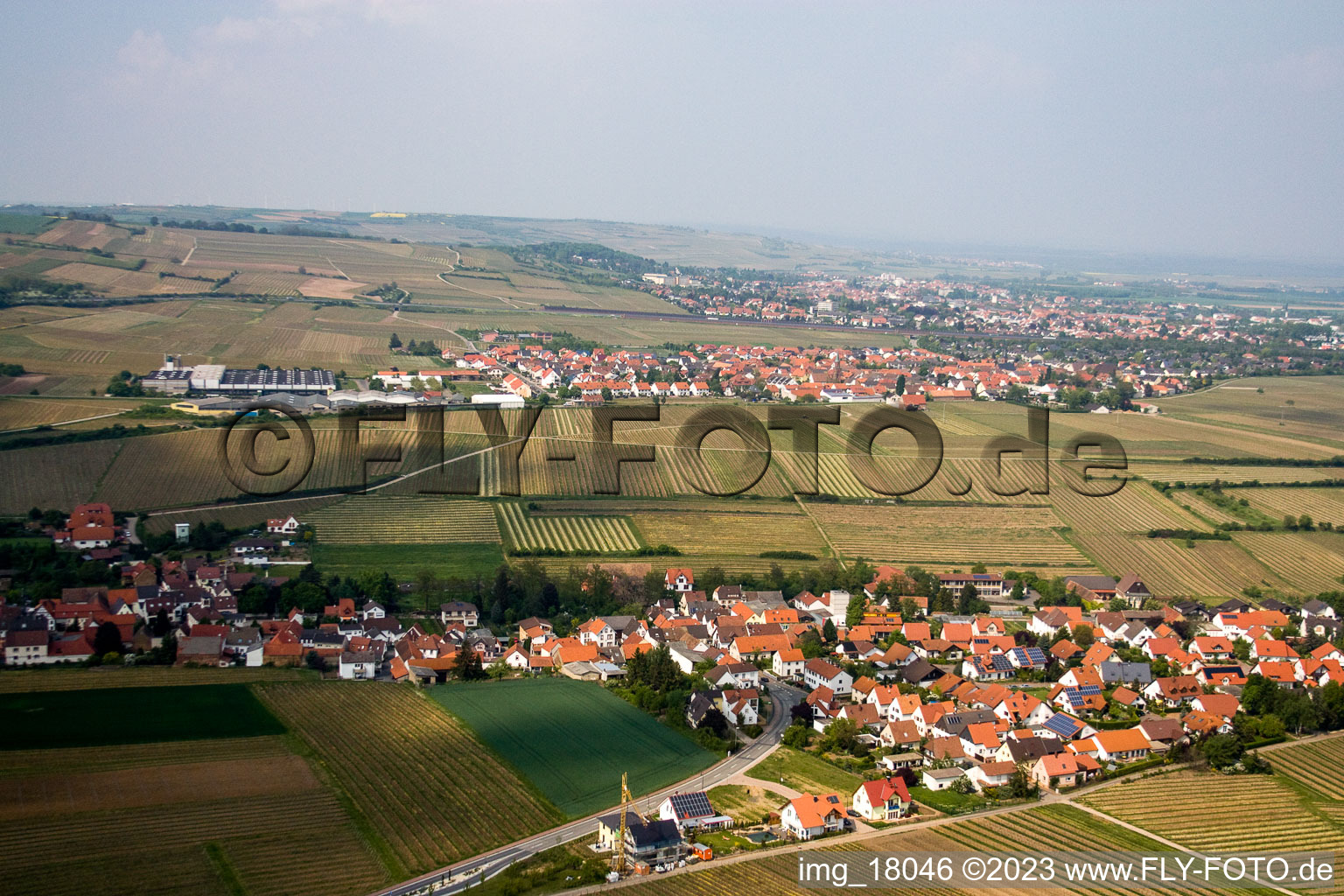 Drohnenbild von Kleinkarlbach im Bundesland Rheinland-Pfalz, Deutschland