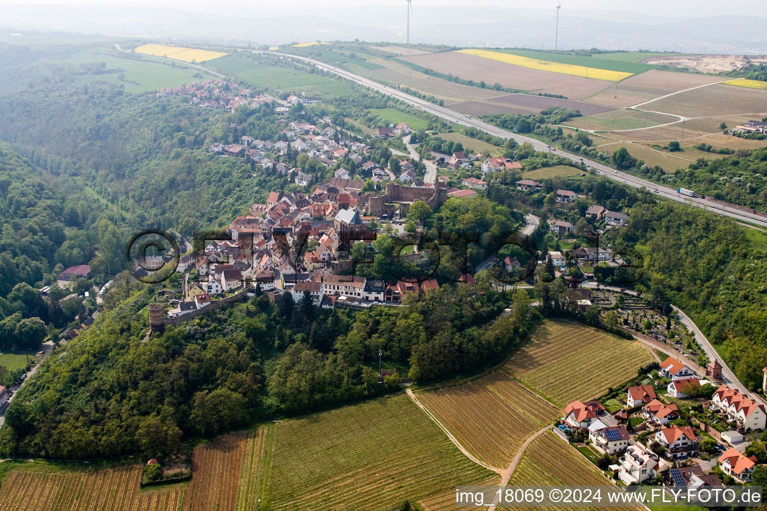Luftbild von Neuleiningen im Bundesland Rheinland-Pfalz, Deutschland