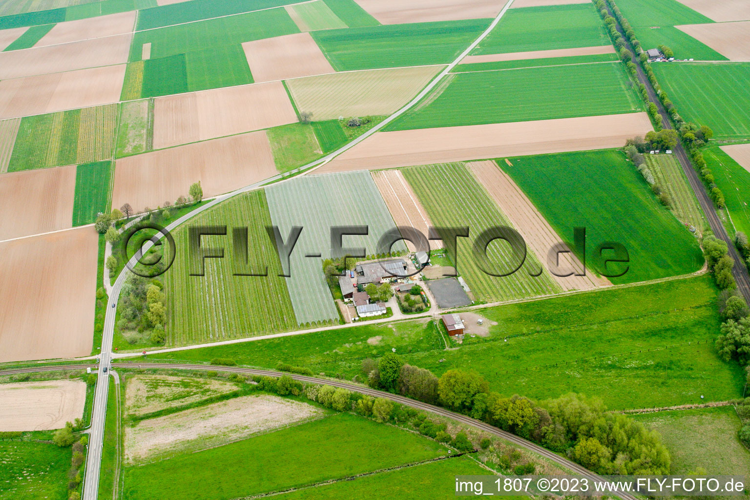 Luftbild von Winden Lindenhof im Bundesland Rheinland-Pfalz, Deutschland