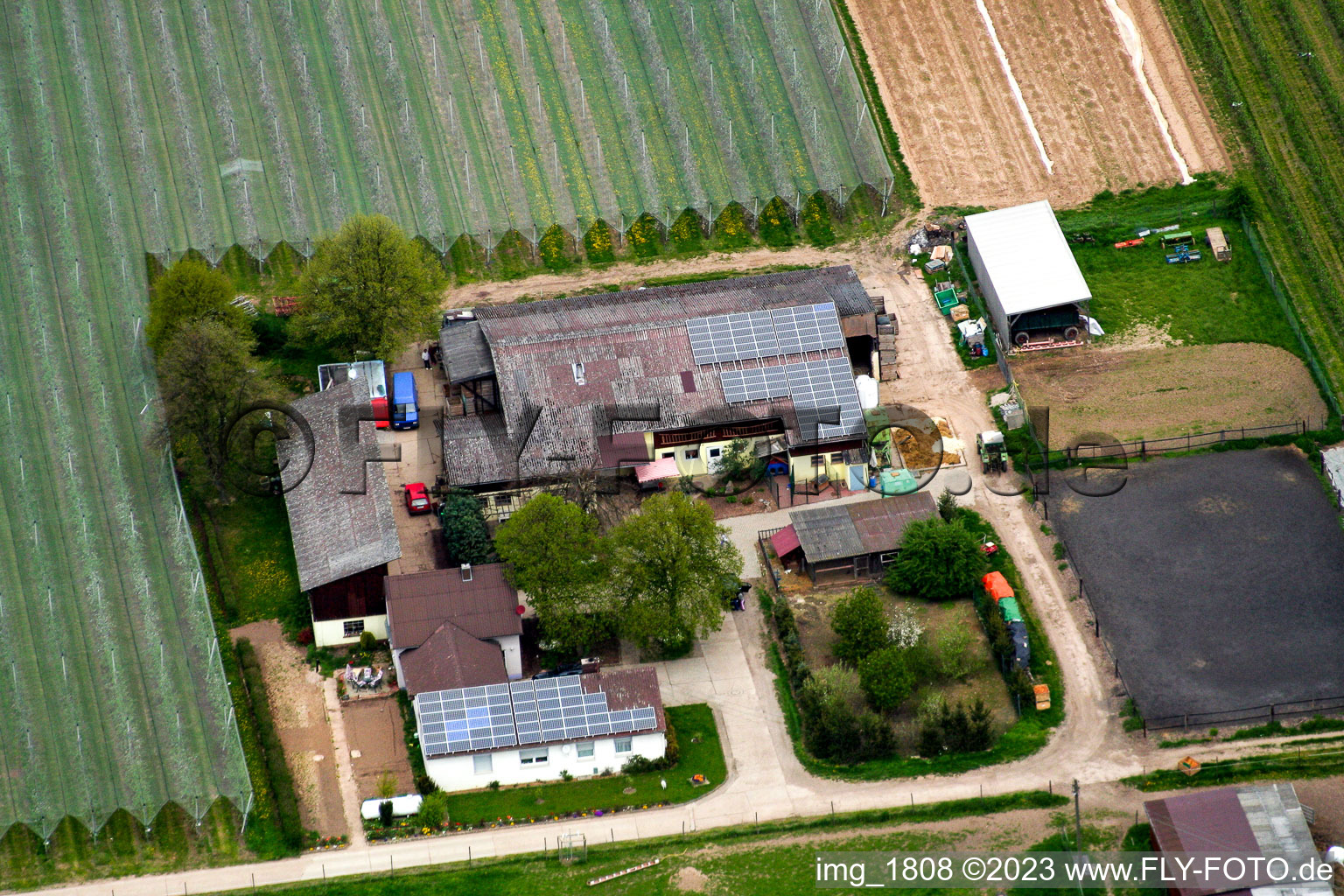 Luftaufnahme von Winden Lindenhof im Bundesland Rheinland-Pfalz, Deutschland