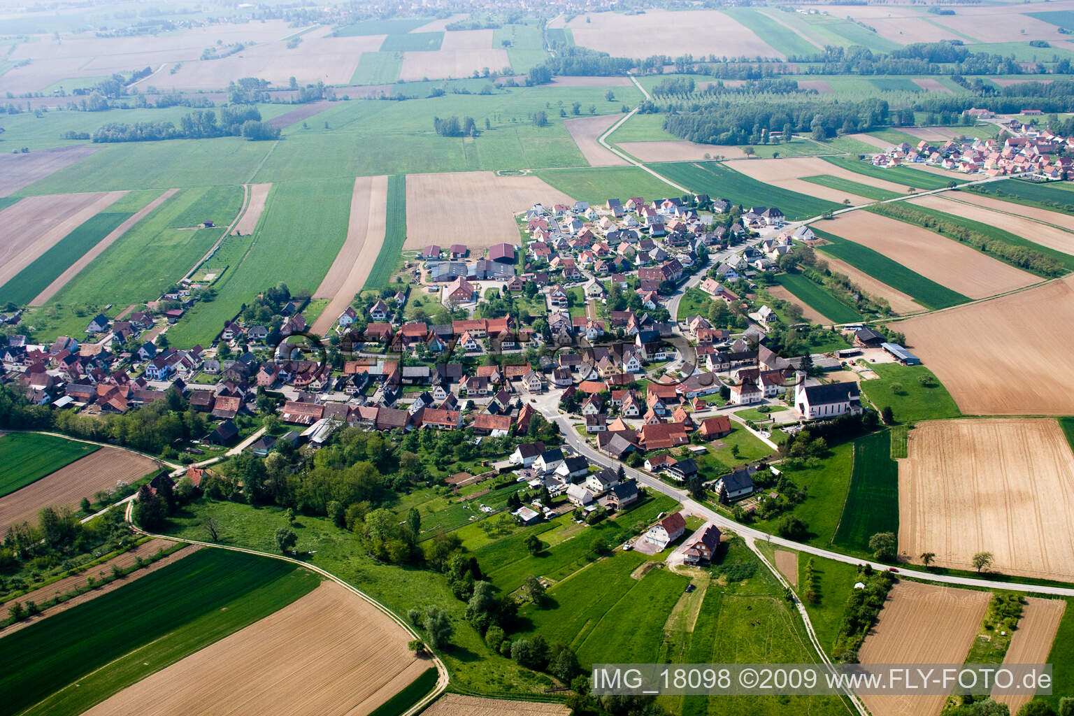 Drohnenbild von Buhl im Bundesland Bas-Rhin, Frankreich