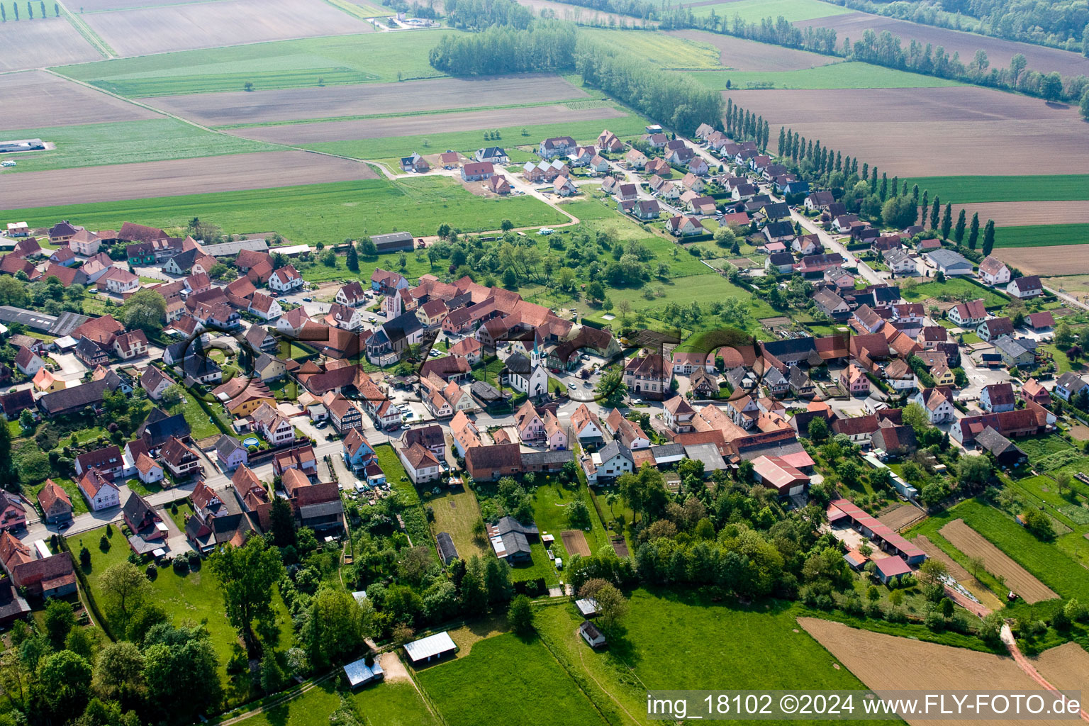 Buhl im Bundesland Bas-Rhin, Frankreich von der Drohne aus gesehen