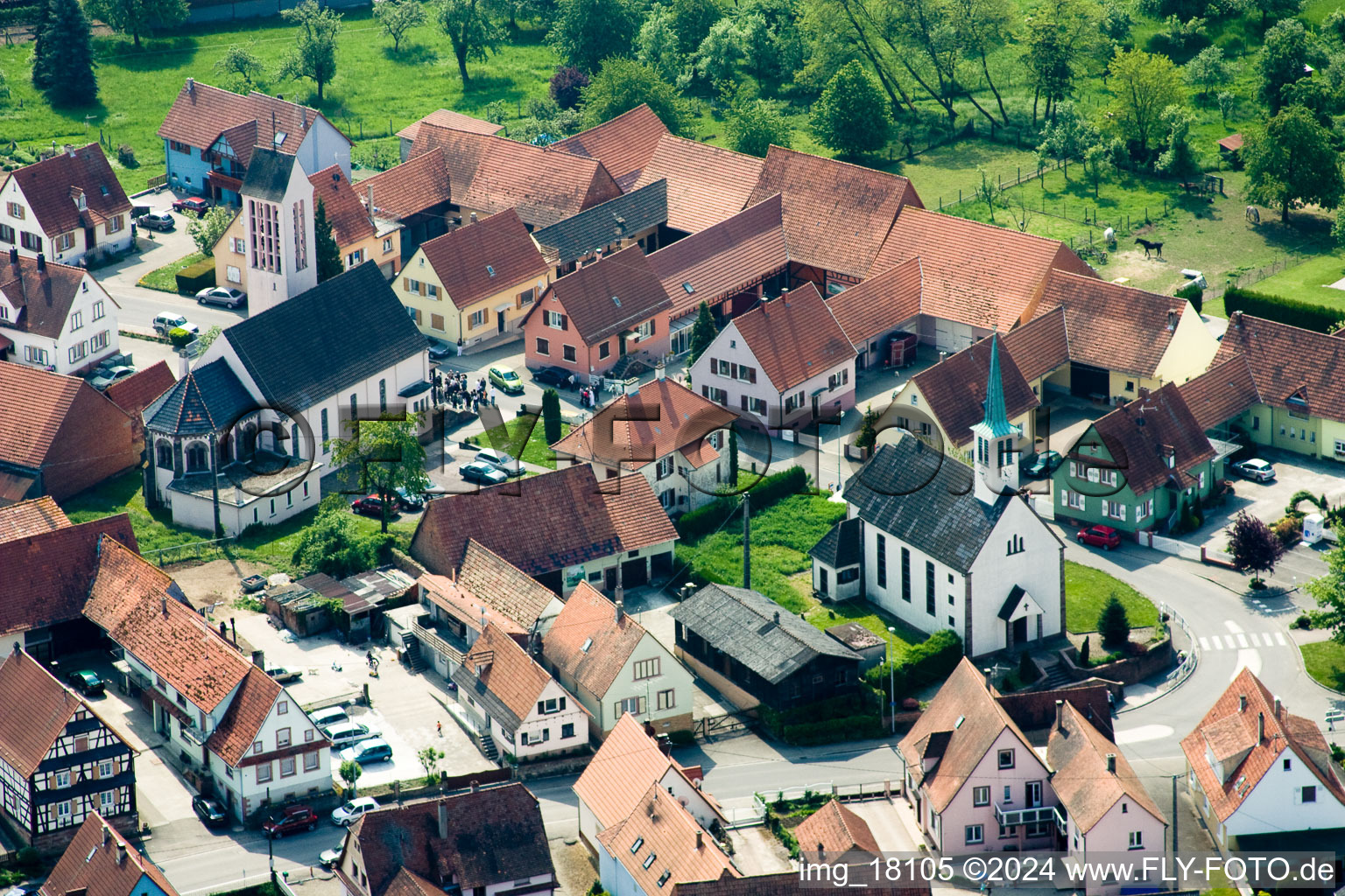 Luftbild von Dorf - Ansicht in Buhl in Grand Est im Bundesland Bas-Rhin, Frankreich