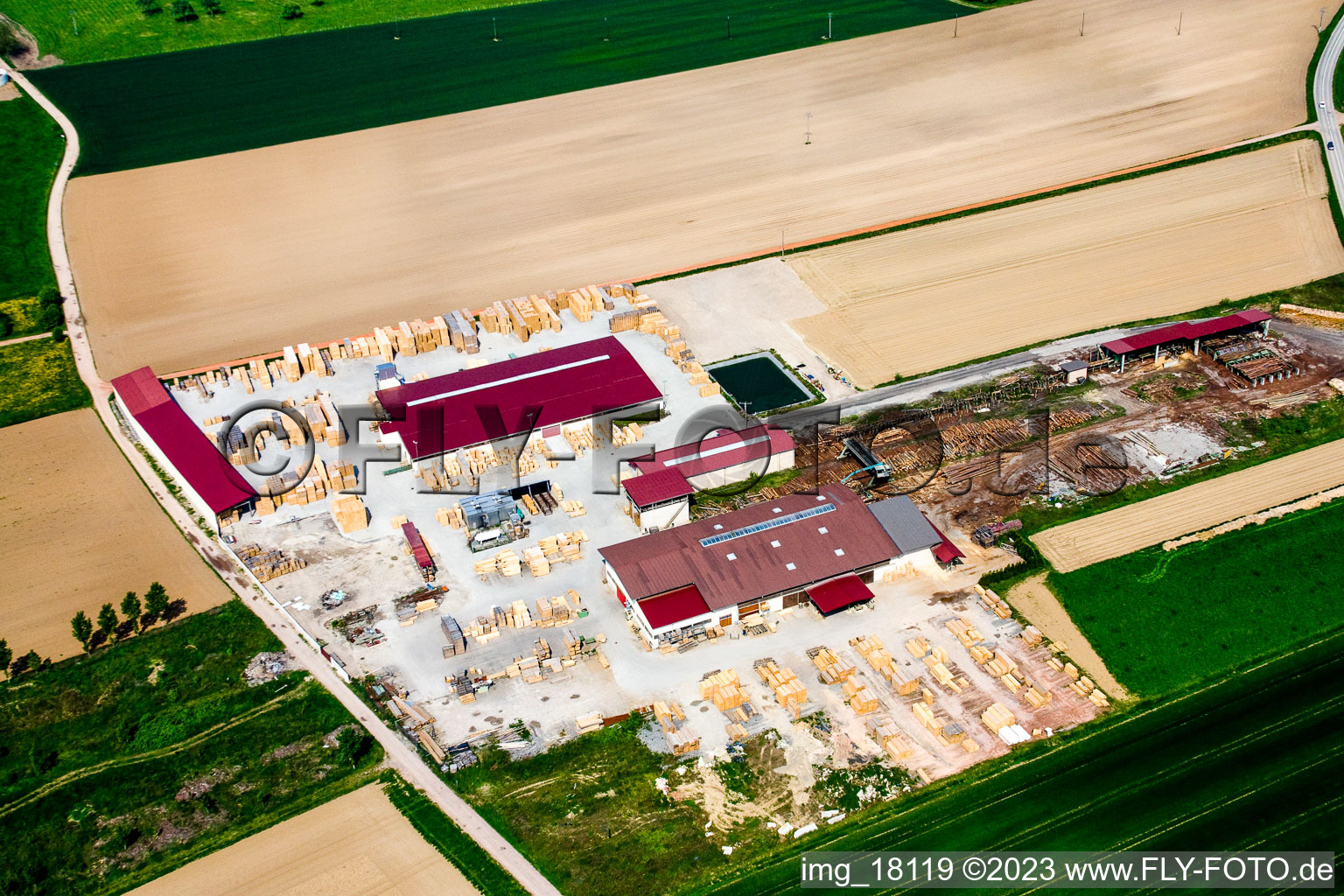 Niederrœdern im Bundesland Bas-Rhin, Frankreich von einer Drohne aus