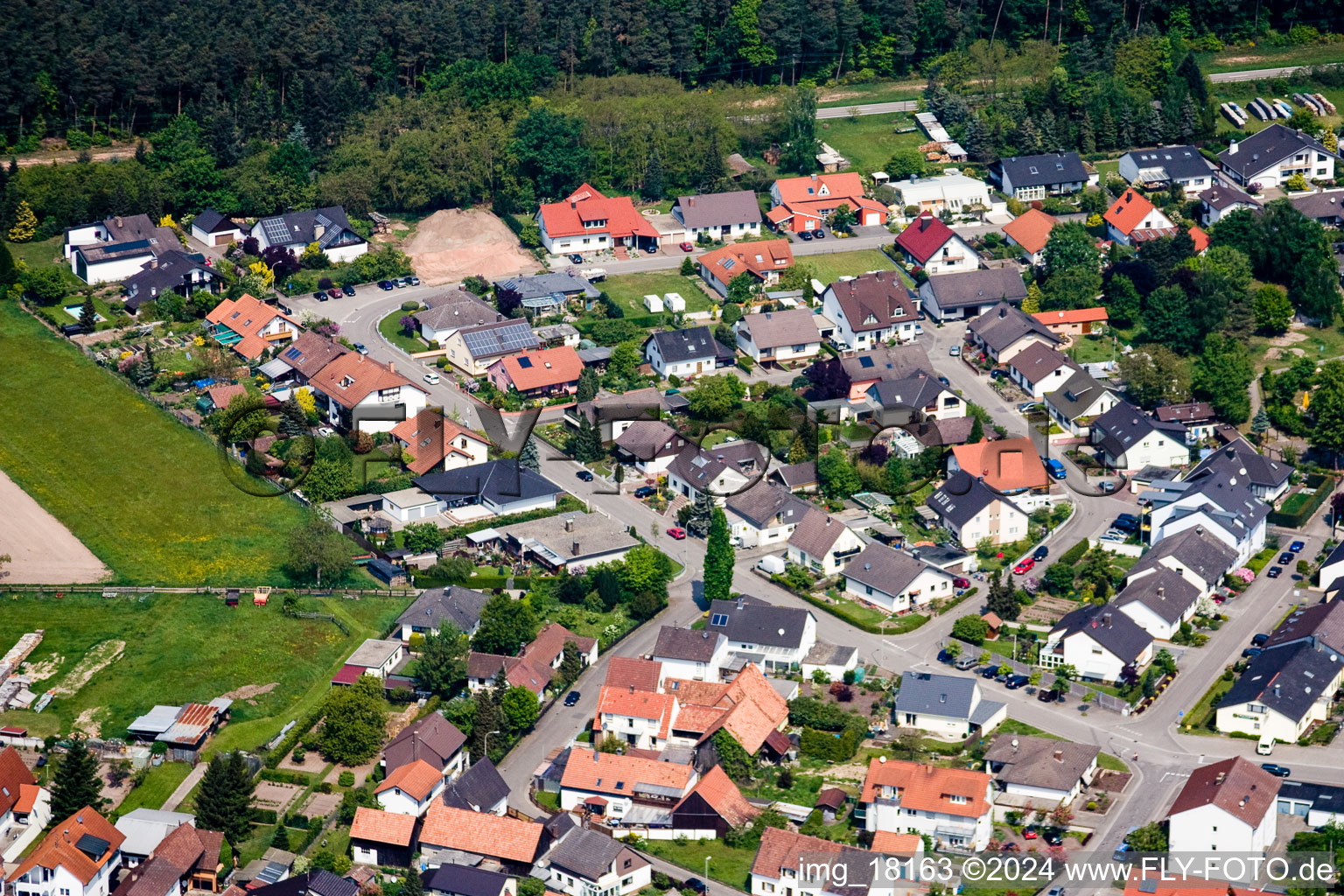 Lauterbourg (Elsass) im Bundesland Bas-Rhin, Frankreich aus der Vogelperspektive