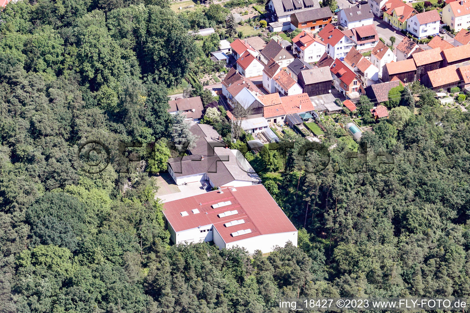 Hatzenbühl im Bundesland Rheinland-Pfalz, Deutschland von der Drohne aus gesehen