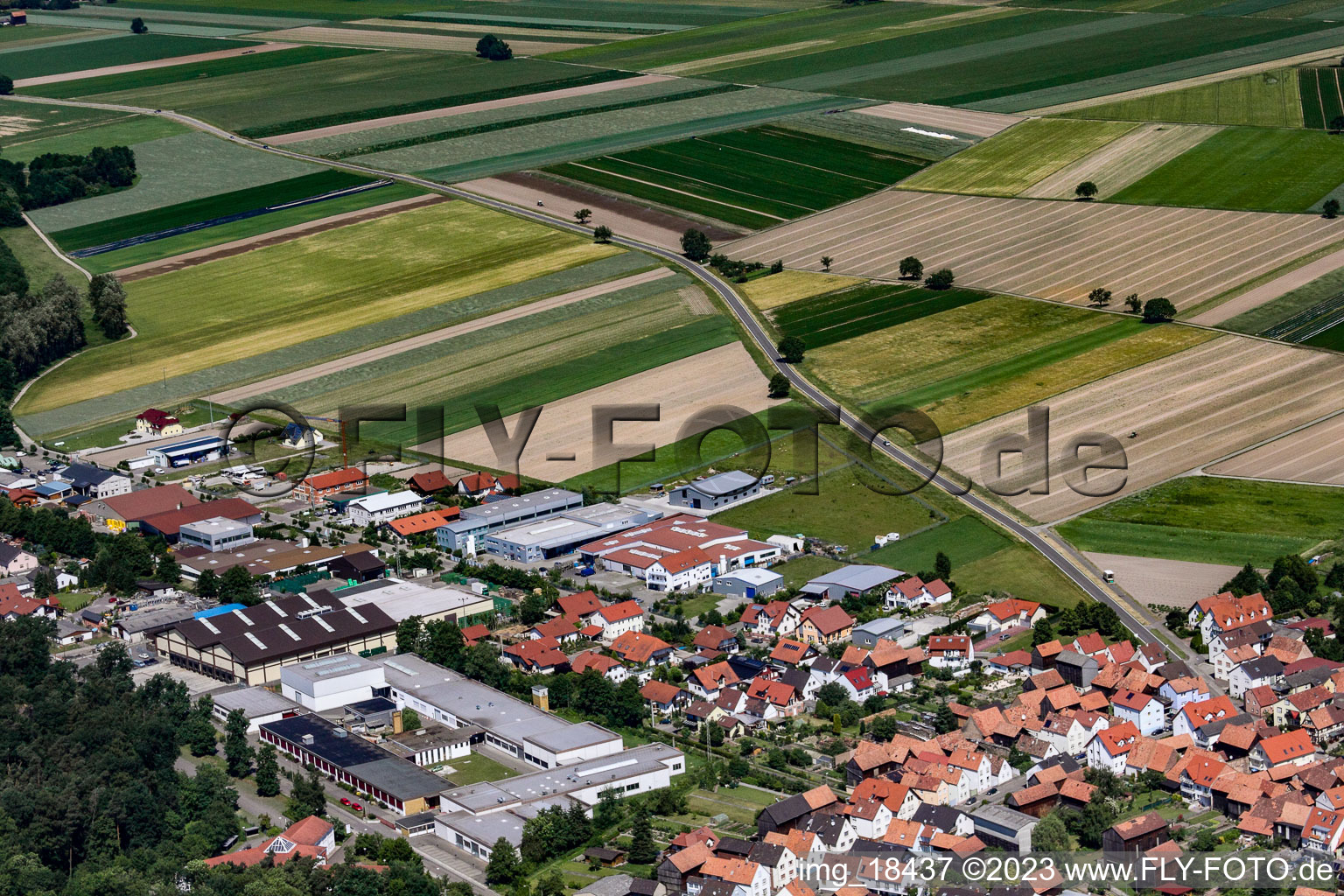 Drohnenaufname von Hatzenbühl im Bundesland Rheinland-Pfalz, Deutschland