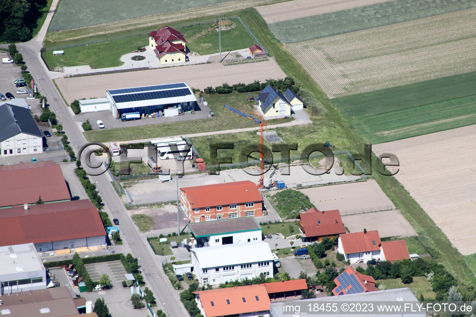 Hatzenbühl im Bundesland Rheinland-Pfalz, Deutschland von einer Drohne aus