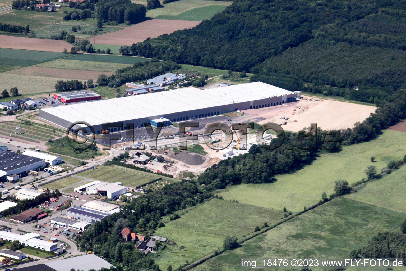 Minderslachen, Zufall Logistik-Center in Kandel im Bundesland Rheinland-Pfalz, Deutschland von oben