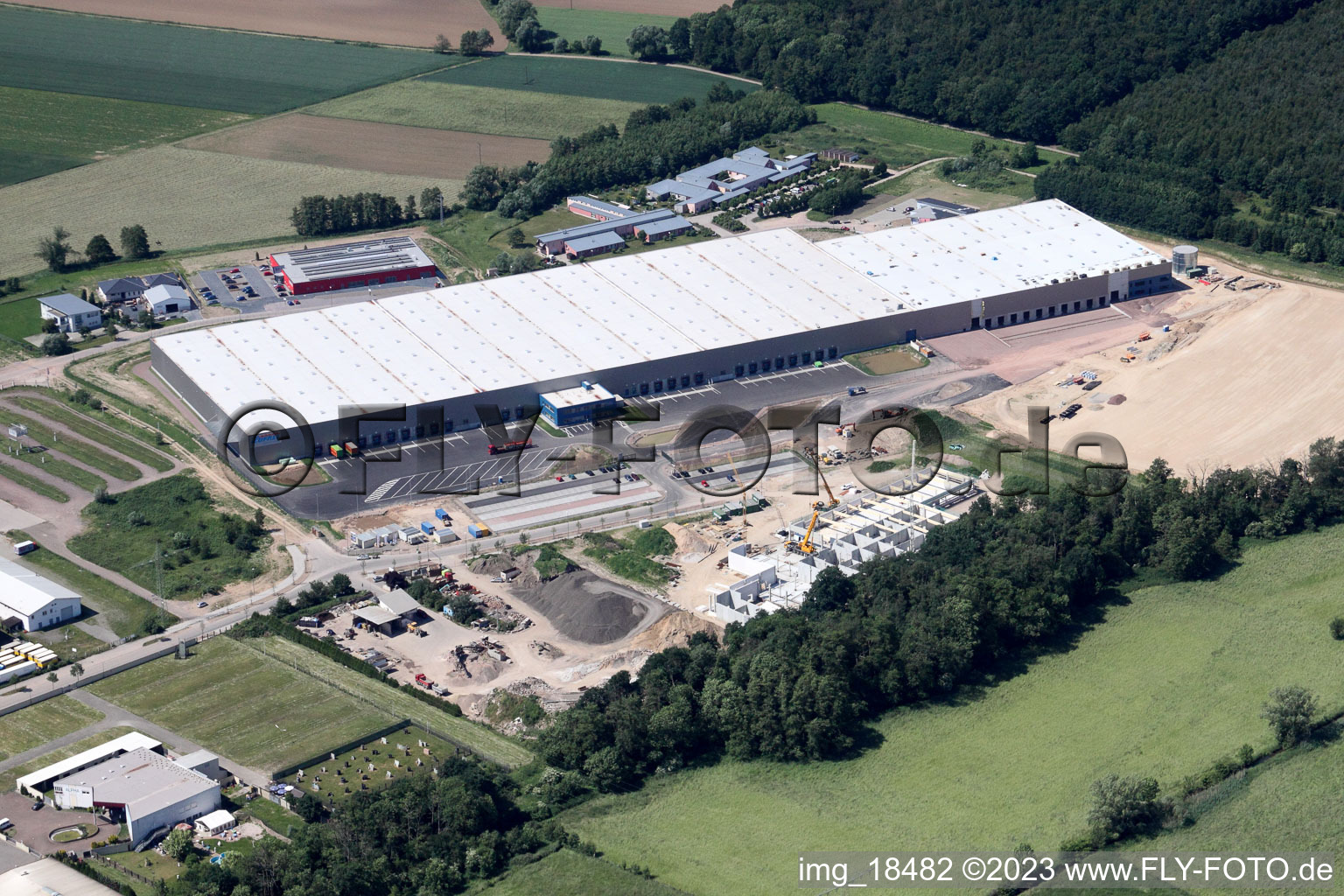 Minderslachen, Zufall Logistik-Center in Kandel im Bundesland Rheinland-Pfalz, Deutschland aus der Vogelperspektive