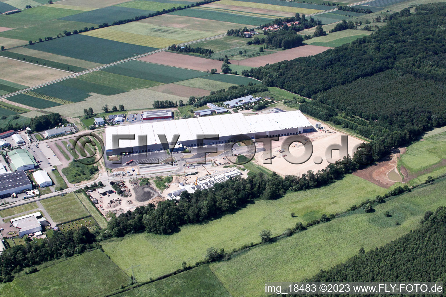 Minderslachen, Zufall Logistik-Center in Kandel im Bundesland Rheinland-Pfalz, Deutschland aus der Luft betrachtet