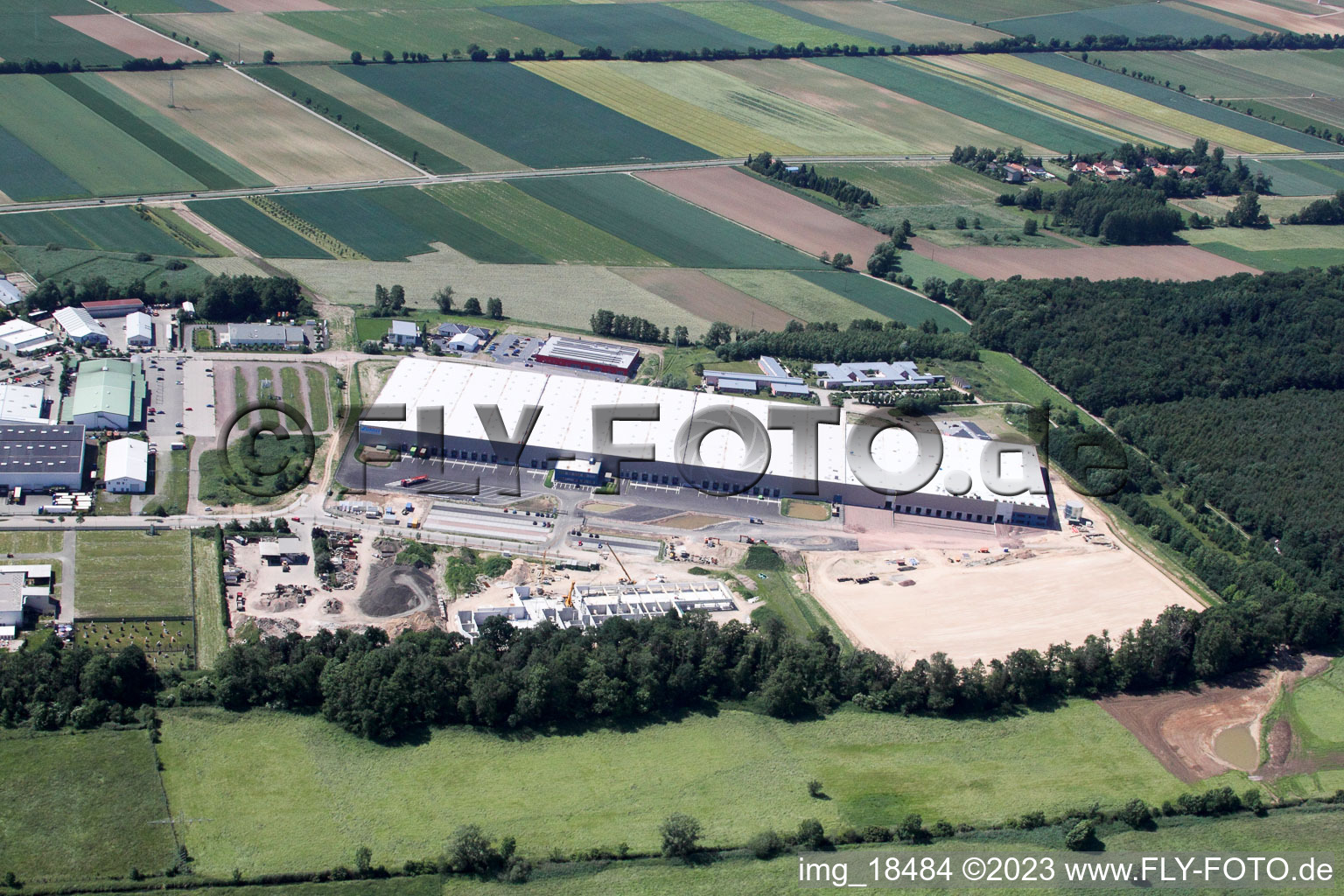 Drohnenaufname von Minderslachen, Zufall Logistik-Center in Kandel im Bundesland Rheinland-Pfalz, Deutschland