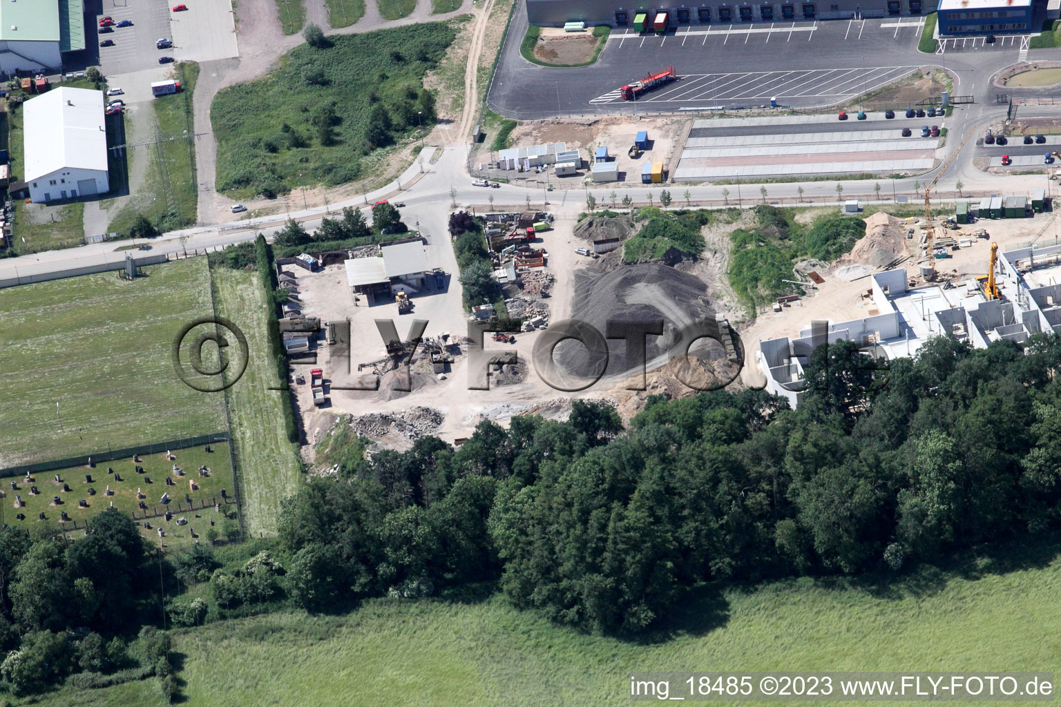 Drohnenbild von Minderslachen, Zufall Logistik-Center in Kandel im Bundesland Rheinland-Pfalz, Deutschland