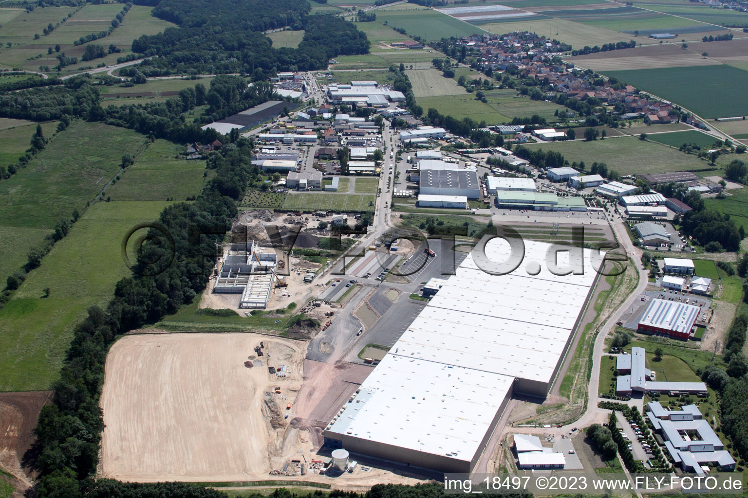 Luftaufnahme von Minderslachen, Zufall Logistik-Center in Kandel im Bundesland Rheinland-Pfalz, Deutschland