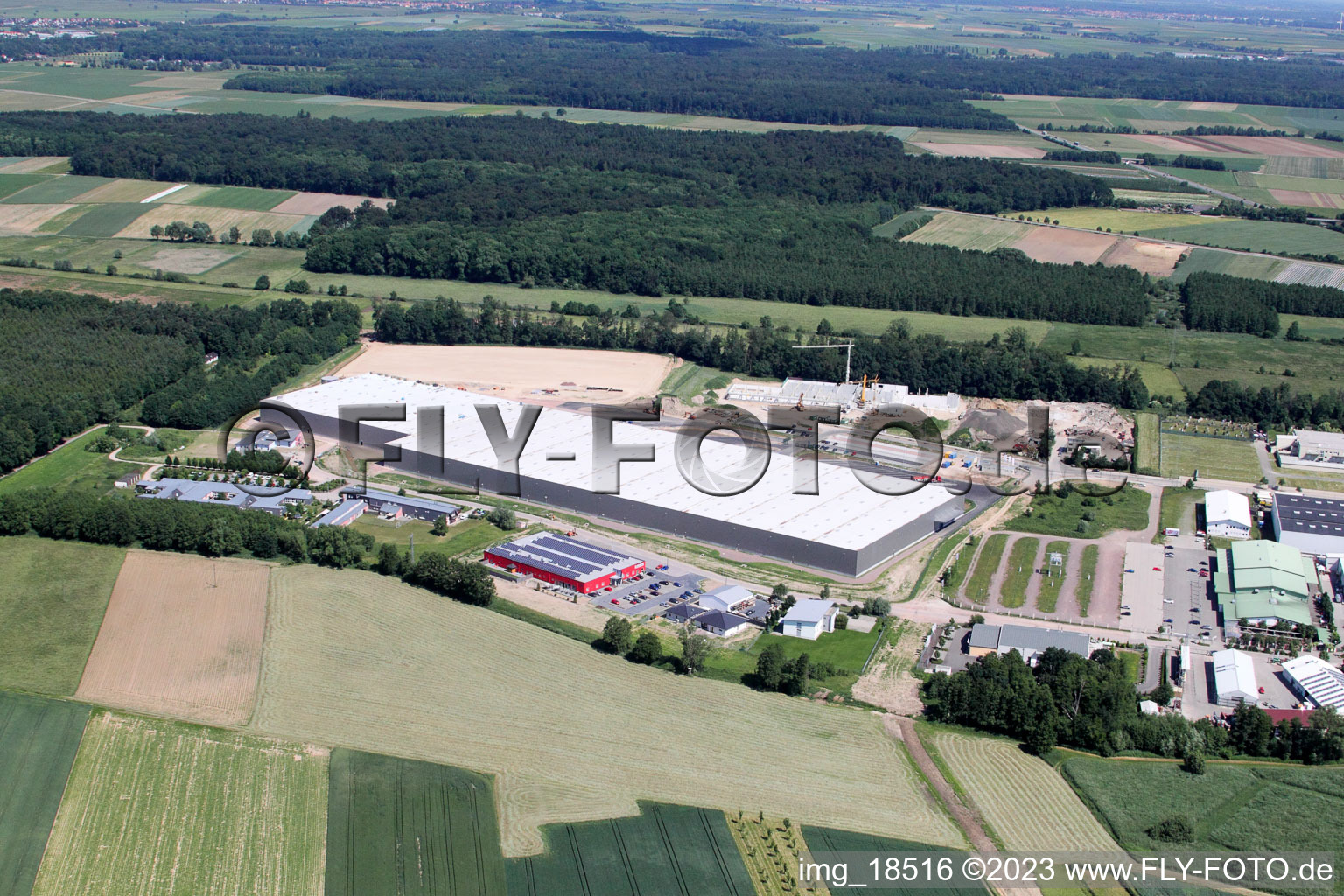 Minderslachen, Zufall Logistik-Center in Kandel im Bundesland Rheinland-Pfalz, Deutschland von oben gesehen