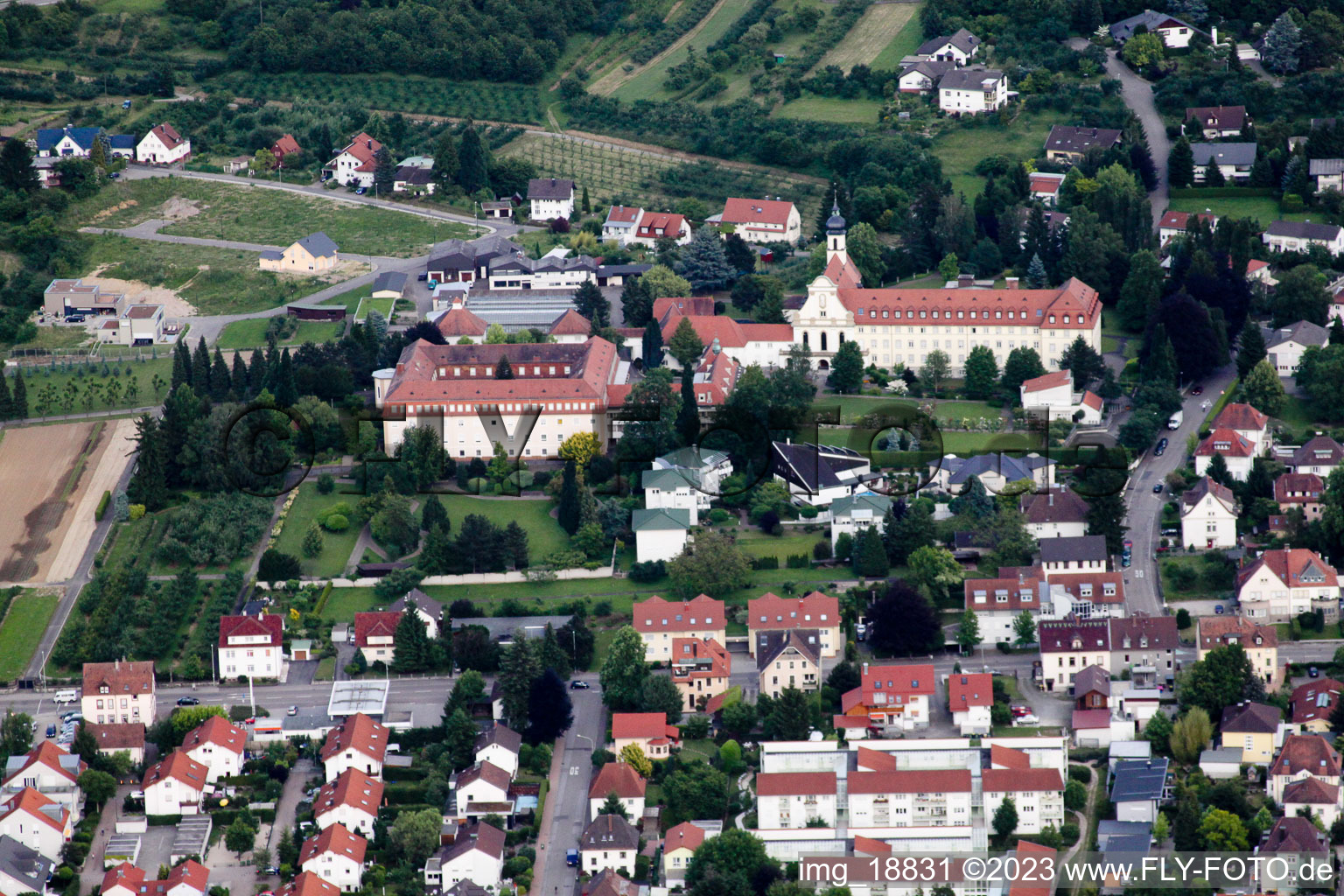 Gebäudekomplex des Klosters Maria Hilf in Bühl im Bundesland Baden-Württemberg, Deutschland